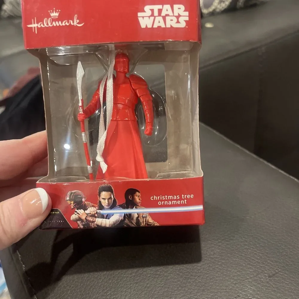 2017 Hallmark Star Wars Red Praetorian Guard 3
